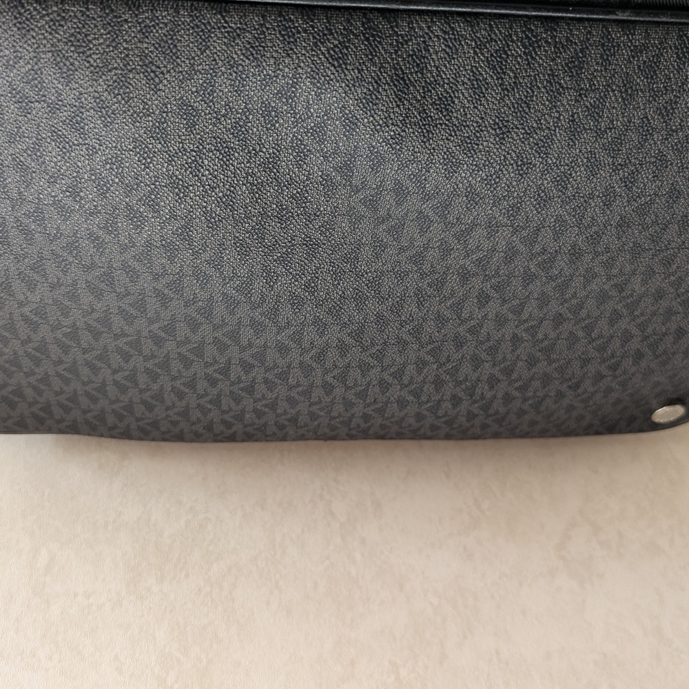 Michael Kors Hudson Logo Black Weekender Bag - Picture 9 of 16